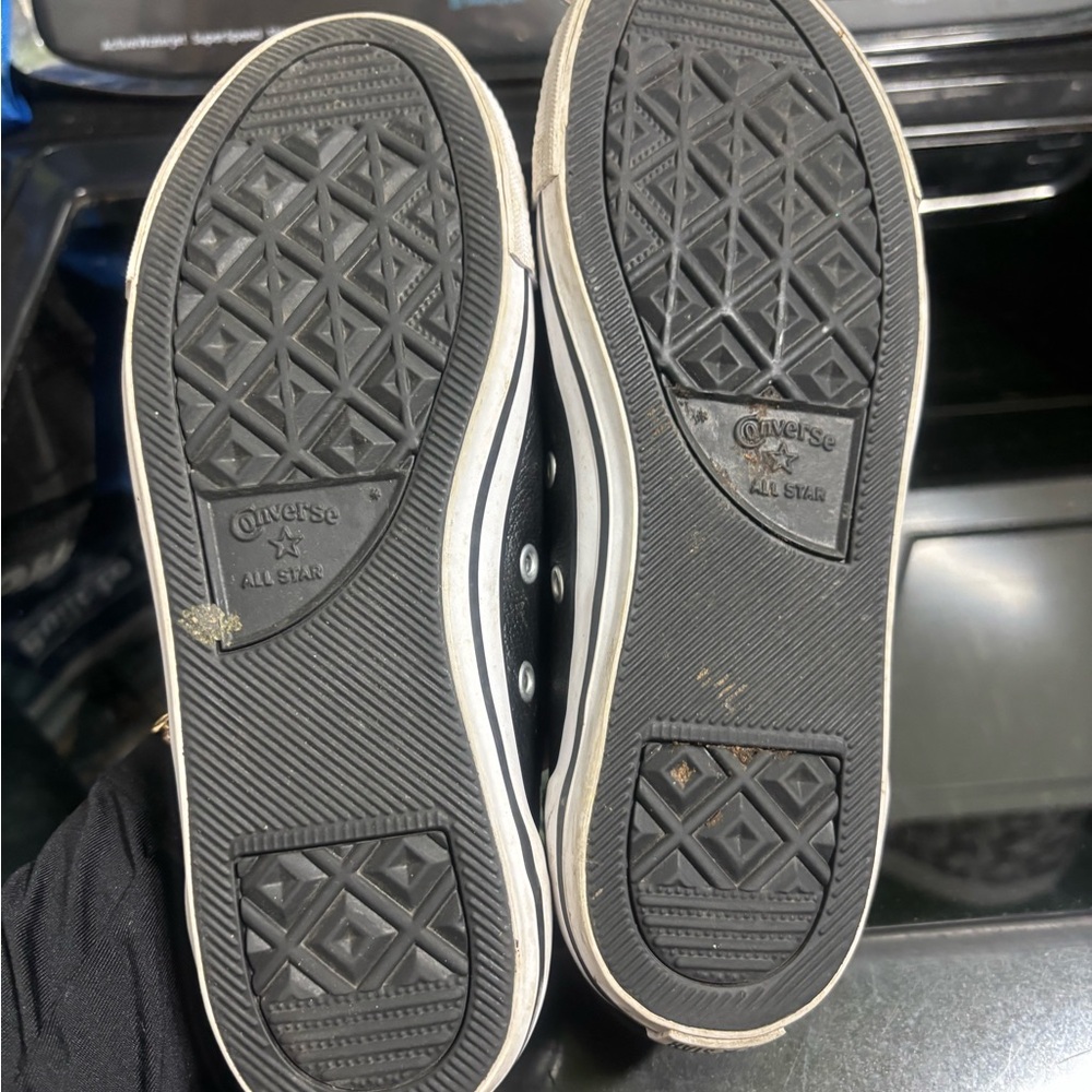Converse Black Low-Top Sneakers - Picture 2 of 2
